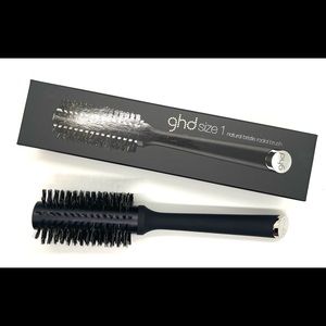 *** NEW IN BOX*** GHD Size 1 Natural Bristle Round Brush